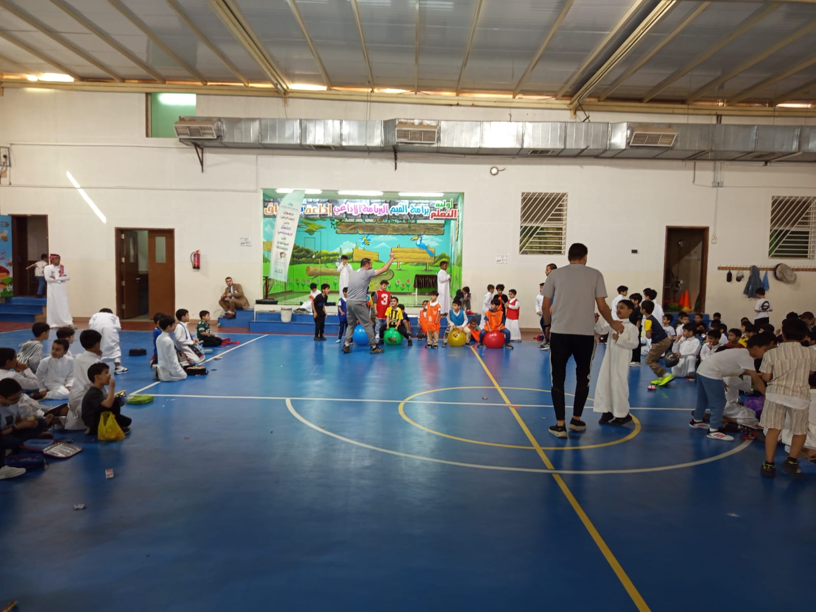 فعاليات أنشطة رياضية  ضمن برنامج المعايدة للطلاب